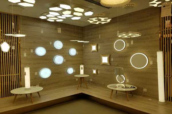 智能照明是何時傳入中國的？