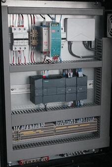 建筑設(shè)備監(jiān)控系統(tǒng)控制箱.jpg 建筑設(shè)備監(jiān)控系統(tǒng)控制箱.jpg